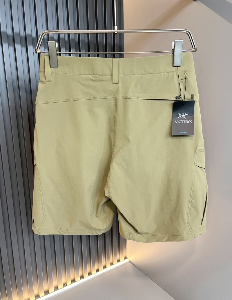 Canada Goose Short Pants